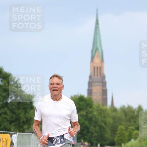22.06.2025 - Viking Triathlon H.Heesch http://msf.ph/oto/8089519 22.06.2025 16:53:11 Laufen 359, 436 meine-sportfotos.de