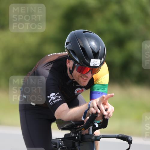 22.06.2025 - Viking Triathlon Yannick Fuchs http://msf.ph/oto/8089566 22.06.2025 11:50:00 Radfahren 11, 33, 150, 182, 257, 376, 638 meine-sportfotos.de