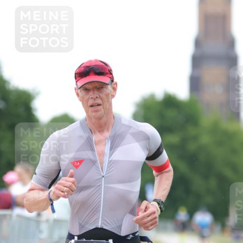 22.06.2025 - Viking Triathlon H.Heesch http://msf.ph/oto/8089583 22.06.2025 15:59:25 Laufen 236, 462 meine-sportfotos.de