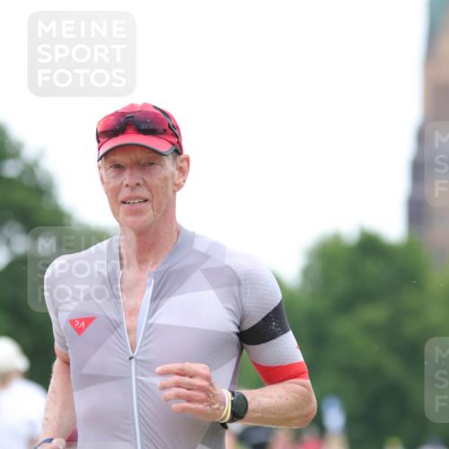 22.06.2025 - Viking Triathlon H.Heesch http://msf.ph/oto/8089614 22.06.2025 15:59:25 Laufen 236, 462 meine-sportfotos.de