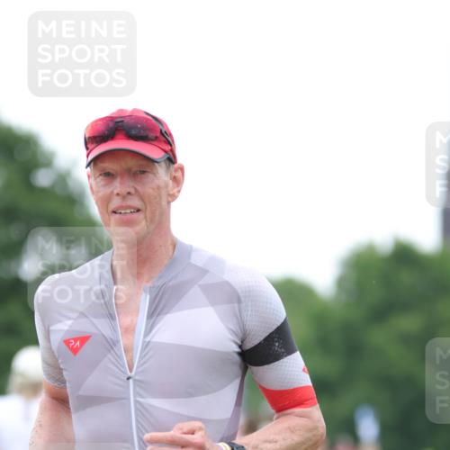 22.06.2025 - Viking Triathlon H.Heesch http://msf.ph/oto/8089623 22.06.2025 15:59:25 Laufen 236, 462 meine-sportfotos.de