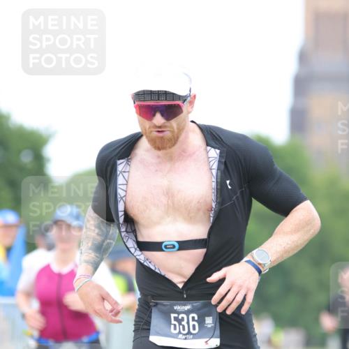22.06.2025 - Viking Triathlon H.Heesch http://msf.ph/oto/8089675 22.06.2025 15:02:54 Laufen 19, 34, 38, 206, 465, 536 meine-sportfotos.de