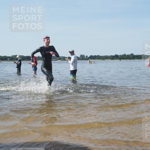 22.06.2025 - Viking Triathlon KatJ http://msf.ph/oto/8089739 22.06.2025 10:25:31 Schwimmen 2, 122, 641 meine-sportfotos.de
