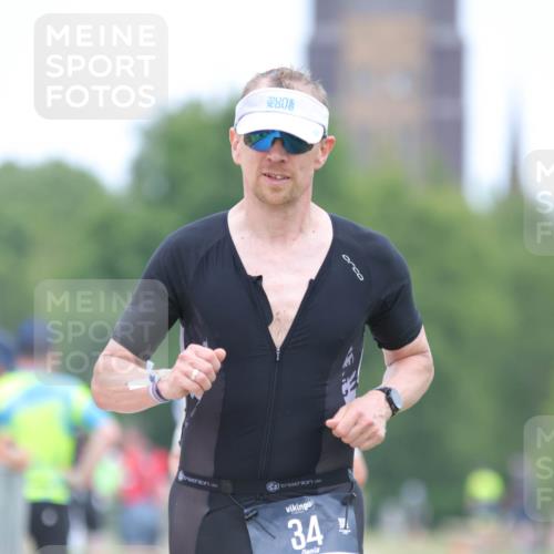 22.06.2025 - Viking Triathlon H.Heesch http://msf.ph/oto/8089759 22.06.2025 15:02:59 Laufen 19, 34, 38, 206 meine-sportfotos.de