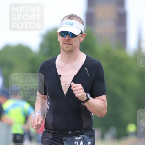 22.06.2025 - Viking Triathlon H.Heesch http://msf.ph/oto/8089769 22.06.2025 15:03:00 Laufen 19, 34, 38, 206 meine-sportfotos.de
