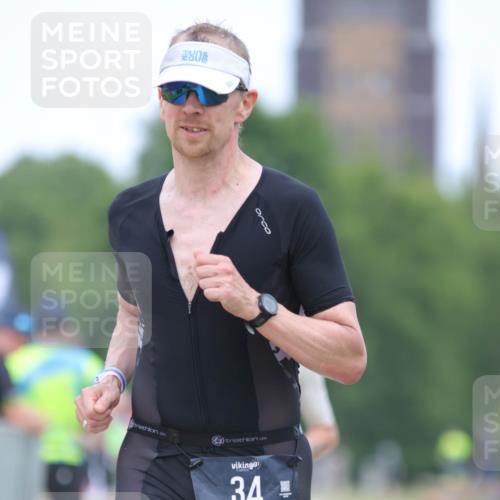 22.06.2025 - Viking Triathlon H.Heesch http://msf.ph/oto/8089780 22.06.2025 15:03:00 Laufen 19, 34, 38, 206 meine-sportfotos.de