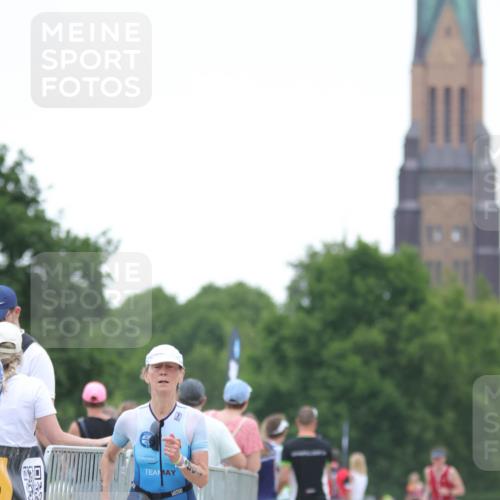 22.06.2025 - Viking Triathlon H.Heesch http://msf.ph/oto/8089787 22.06.2025 16:00:02 Laufen 154 meine-sportfotos.de