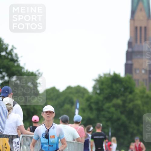 22.06.2025 - Viking Triathlon H.Heesch http://msf.ph/oto/8089806 22.06.2025 16:00:03 Laufen 154 meine-sportfotos.de