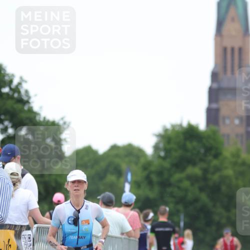 22.06.2025 - Viking Triathlon H.Heesch http://msf.ph/oto/8089822 22.06.2025 16:00:03 Laufen 154 meine-sportfotos.de