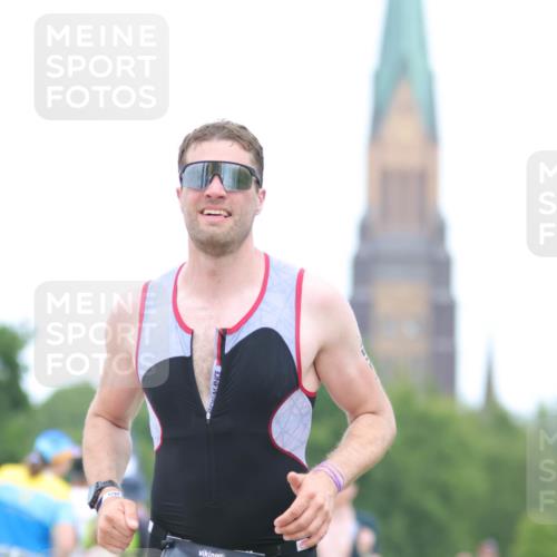 22.06.2025 - Viking Triathlon H.Heesch http://msf.ph/oto/8089900 22.06.2025 15:04:10 Laufen 255, 550 meine-sportfotos.de
