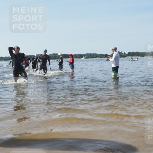 22.06.2025 - Viking Triathlon KatJ http://msf.ph/oto/8089912 22.06.2025 10:25:48 Schwimmen 10, 49, 420, 455, 485, 544, 557 meine-sportfotos.de