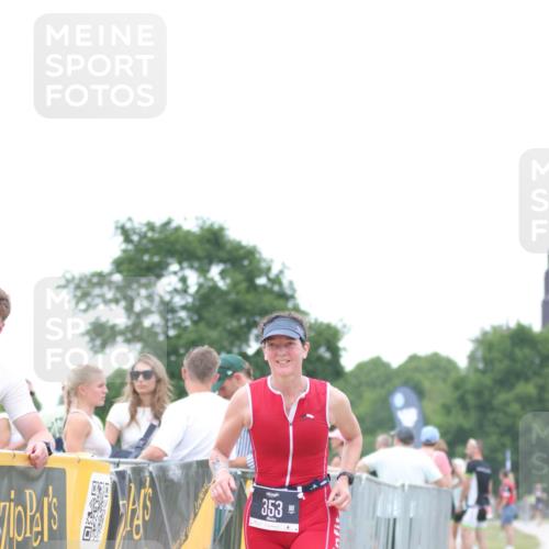 22.06.2025 - Viking Triathlon H.Heesch http://msf.ph/oto/8089926 22.06.2025 16:00:16 Laufen 353 meine-sportfotos.de
