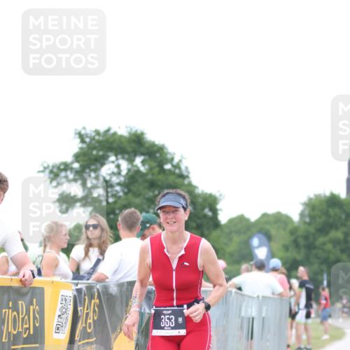 22.06.2025 - Viking Triathlon H.Heesch http://msf.ph/oto/8089934 22.06.2025 16:00:17 Laufen 353 meine-sportfotos.de