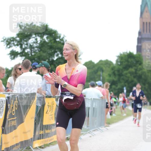 22.06.2025 - Viking Triathlon H.Heesch http://msf.ph/oto/8089989 22.06.2025 16:00:45 Laufen 54, 436 meine-sportfotos.de