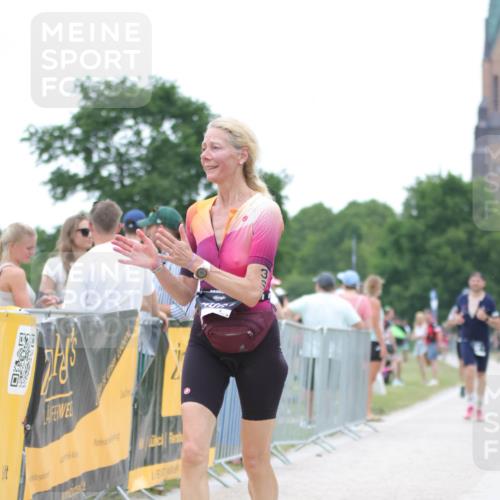 22.06.2025 - Viking Triathlon H.Heesch http://msf.ph/oto/8089993 22.06.2025 16:00:45 Laufen 54, 436 meine-sportfotos.de