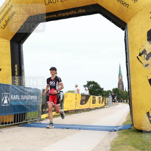 22.06.2025 - Viking Triathlon H.Heesch http://msf.ph/oto/8090109 22.06.2025 13:35:51 Laufen 635, 639 meine-sportfotos.de