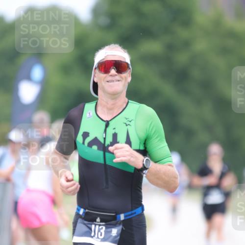 22.06.2025 - Viking Triathlon H.Heesch http://msf.ph/oto/8090120 22.06.2025 15:07:18 Laufen 113 meine-sportfotos.de