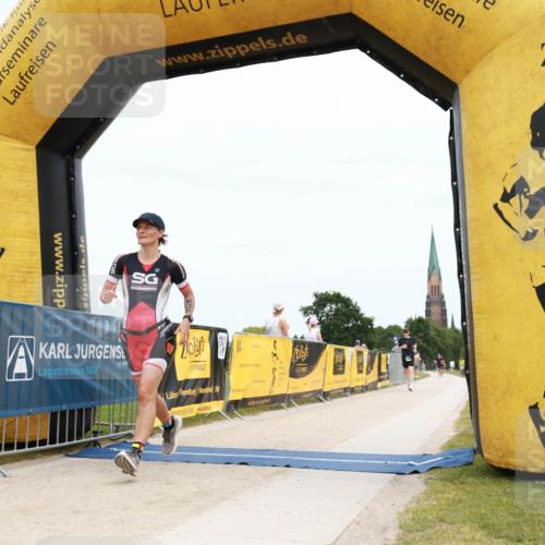 22.06.2025 - Viking Triathlon H.Heesch http://msf.ph/oto/8090122 22.06.2025 13:35:51 Laufen 635, 639 meine-sportfotos.de