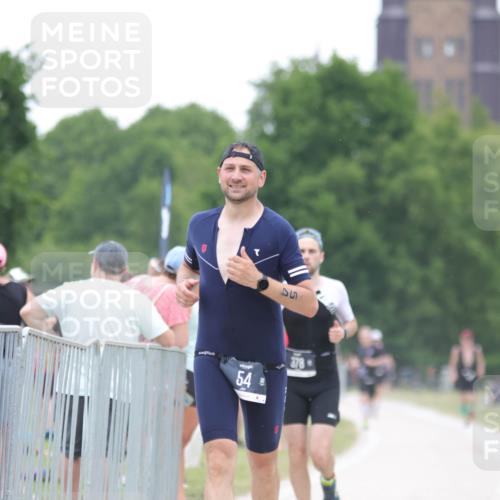 22.06.2025 - Viking Triathlon H.Heesch http://msf.ph/oto/8090127 22.06.2025 16:00:50 Laufen 54, 378, 436 meine-sportfotos.de