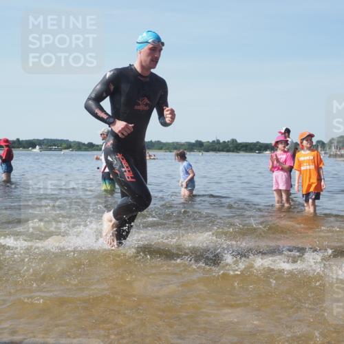 22.06.2025 - Viking Triathlon KatJ http://msf.ph/oto/8090140 22.06.2025 10:25:55 Schwimmen 10, 49, 455, 485, 544, 557, 642 meine-sportfotos.de