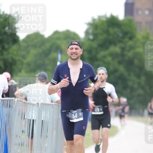 22.06.2025 - Viking Triathlon H.Heesch http://msf.ph/oto/8090141 22.06.2025 16:00:50 Laufen 54, 378, 436 meine-sportfotos.de