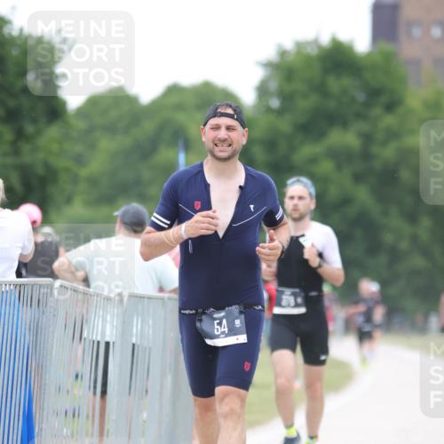 22.06.2025 - Viking Triathlon H.Heesch http://msf.ph/oto/8090146 22.06.2025 16:00:50 Laufen 54, 378, 436 meine-sportfotos.de
