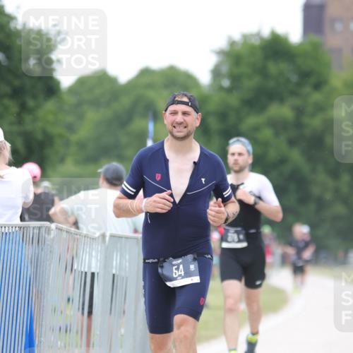 22.06.2025 - Viking Triathlon H.Heesch http://msf.ph/oto/8090151 22.06.2025 16:00:50 Laufen 54, 378, 436 meine-sportfotos.de