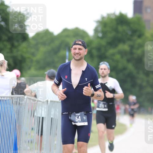 22.06.2025 - Viking Triathlon H.Heesch http://msf.ph/oto/8090155 22.06.2025 16:00:50 Laufen 54, 378, 436 meine-sportfotos.de
