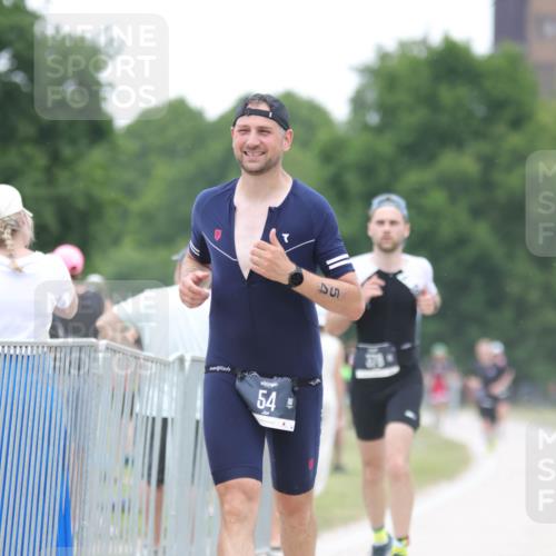 22.06.2025 - Viking Triathlon H.Heesch http://msf.ph/oto/8090162 22.06.2025 16:00:50 Laufen 54, 378, 436 meine-sportfotos.de