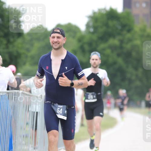 22.06.2025 - Viking Triathlon H.Heesch http://msf.ph/oto/8090167 22.06.2025 16:00:50 Laufen 54, 378, 436 meine-sportfotos.de
