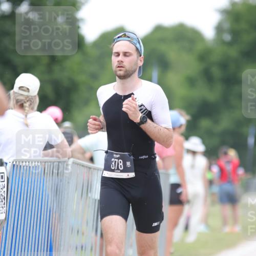 22.06.2025 - Viking Triathlon H.Heesch http://msf.ph/oto/8090180 22.06.2025 16:00:53 Laufen 54, 378 meine-sportfotos.de