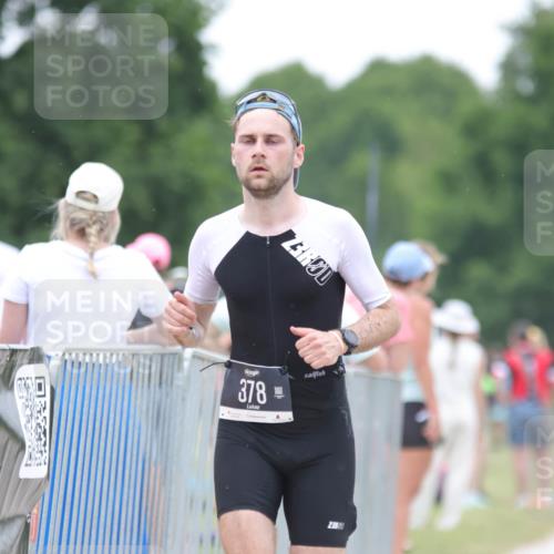 22.06.2025 - Viking Triathlon H.Heesch http://msf.ph/oto/8090192 22.06.2025 16:00:53 Laufen 54, 378 meine-sportfotos.de