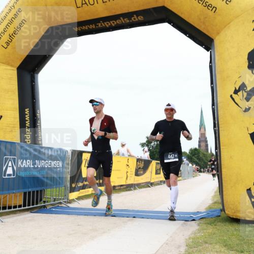 22.06.2025 - Viking Triathlon H.Heesch http://msf.ph/oto/8090217 22.06.2025 13:36:32 Laufen 442, 527 meine-sportfotos.de