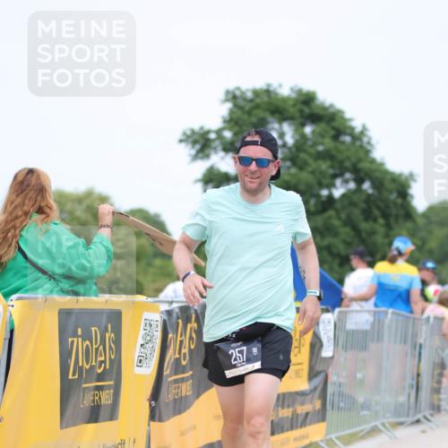 22.06.2025 - Viking Triathlon H.Heesch http://msf.ph/oto/8090332 22.06.2025 15:08:02 Laufen 257, 411 meine-sportfotos.de