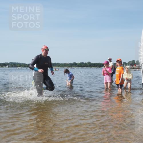 22.06.2025 - Viking Triathlon KatJ http://msf.ph/oto/8090338 22.06.2025 10:26:07 Schwimmen 9, 49, 526, 617, 642 meine-sportfotos.de