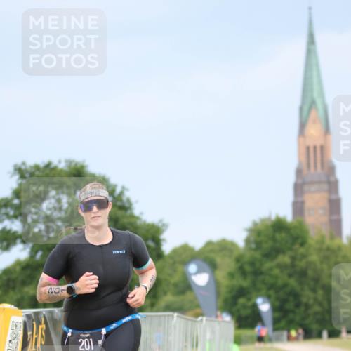 22.06.2025 - Viking Triathlon H.Heesch http://msf.ph/oto/8090406 22.06.2025 16:53:56 Laufen 201 meine-sportfotos.de