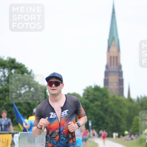 22.06.2025 - Viking Triathlon H.Heesch http://msf.ph/oto/8090422 22.06.2025 15:08:19 Laufen 355 meine-sportfotos.de