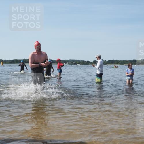 22.06.2025 - Viking Triathlon KatJ http://msf.ph/oto/8090434 22.06.2025 10:26:14 Schwimmen 9, 526, 617 meine-sportfotos.de