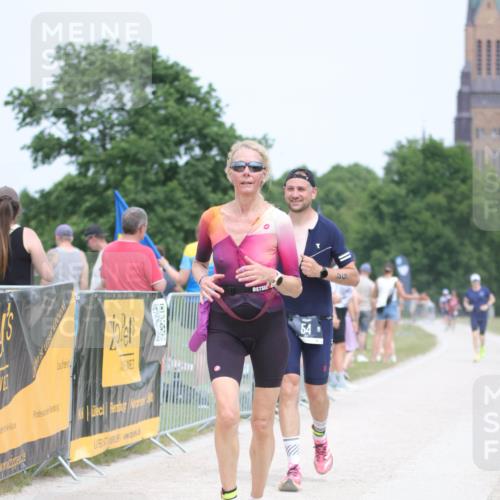 22.06.2025 - Viking Triathlon H.Heesch http://msf.ph/oto/8090562 22.06.2025 15:09:01 Laufen 17, 54, 249, 436 meine-sportfotos.de