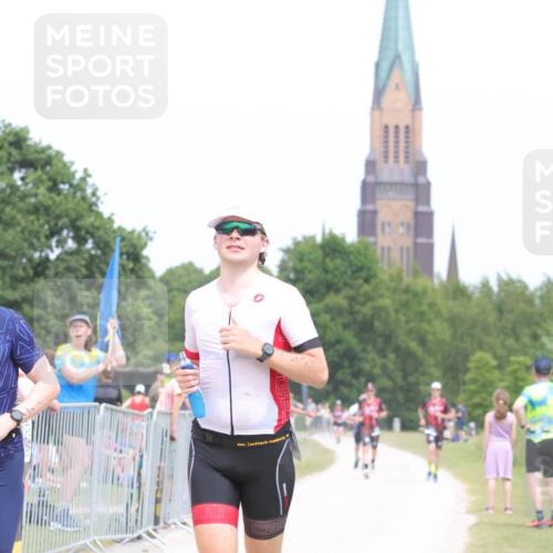 22.06.2025 - Viking Triathlon H.Heesch http://msf.ph/oto/8090599 22.06.2025 15:09:15 Laufen 318, 328 meine-sportfotos.de