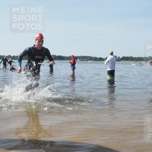 22.06.2025 - Viking Triathlon KatJ http://msf.ph/oto/8090709 22.06.2025 10:26:55 Schwimmen 52, 81, 145, 288, 610, 623, 661 meine-sportfotos.de