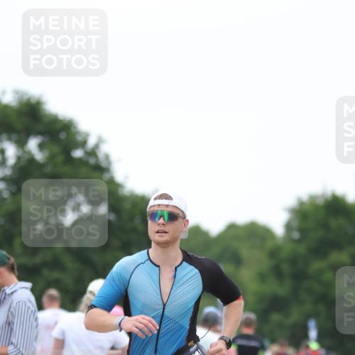 22.06.2025 - Viking Triathlon H.Heesch http://msf.ph/oto/8090755 22.06.2025 16:01:32 Laufen 121 meine-sportfotos.de
