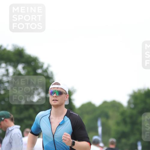 22.06.2025 - Viking Triathlon H.Heesch http://msf.ph/oto/8090809 22.06.2025 16:01:32 Laufen 121 meine-sportfotos.de