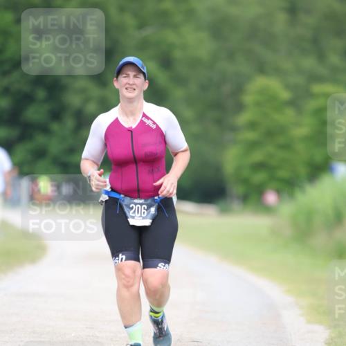 22.06.2025 - Viking Triathlon H.Heesch http://msf.ph/oto/8090919 22.06.2025 17:00:24 Laufen 206 meine-sportfotos.de