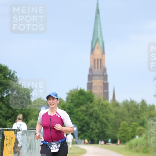 22.06.2025 - Viking Triathlon H.Heesch http://msf.ph/oto/8091118 22.06.2025 17:00:29 Laufen 206 meine-sportfotos.de