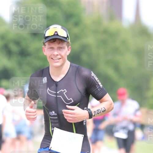 22.06.2025 - Viking Triathlon H.Heesch http://msf.ph/oto/8091148 22.06.2025 15:11:05 Laufen 271, 365, 481 meine-sportfotos.de