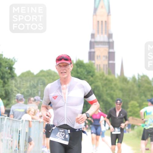 22.06.2025 - Viking Triathlon H.Heesch http://msf.ph/oto/8091224 22.06.2025 15:11:15 Laufen 462, 481 meine-sportfotos.de