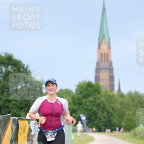 22.06.2025 - Viking Triathlon H.Heesch http://msf.ph/oto/8091256 22.06.2025 17:00:29 Laufen 206 meine-sportfotos.de