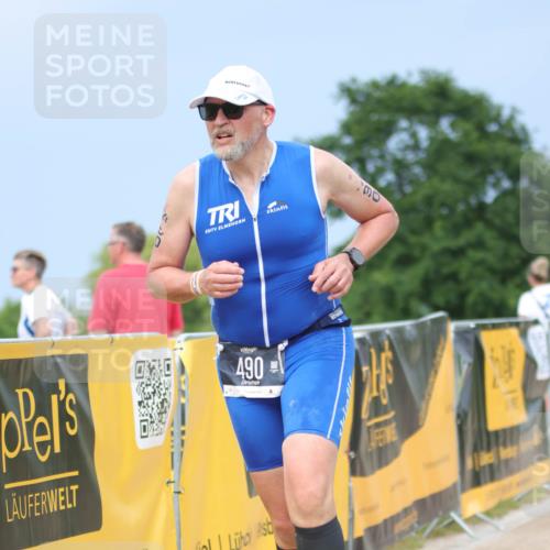 22.06.2025 - Viking Triathlon H.Heesch http://msf.ph/oto/8091403 22.06.2025 17:01:36 Laufen 490 meine-sportfotos.de