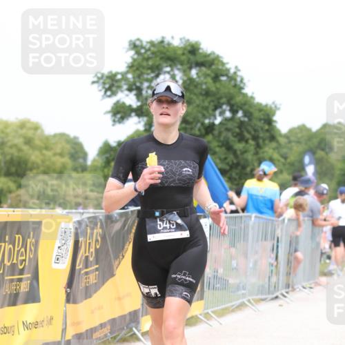 22.06.2025 - Viking Triathlon H.Heesch http://msf.ph/oto/8091408 22.06.2025 15:11:47 Laufen 549 meine-sportfotos.de